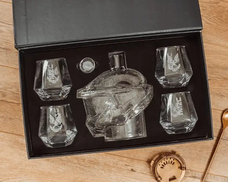 Infinite Master Chief Helmet - Decanter Set +( 4 ) Glasses